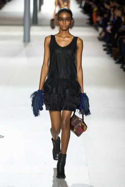 Look 14
